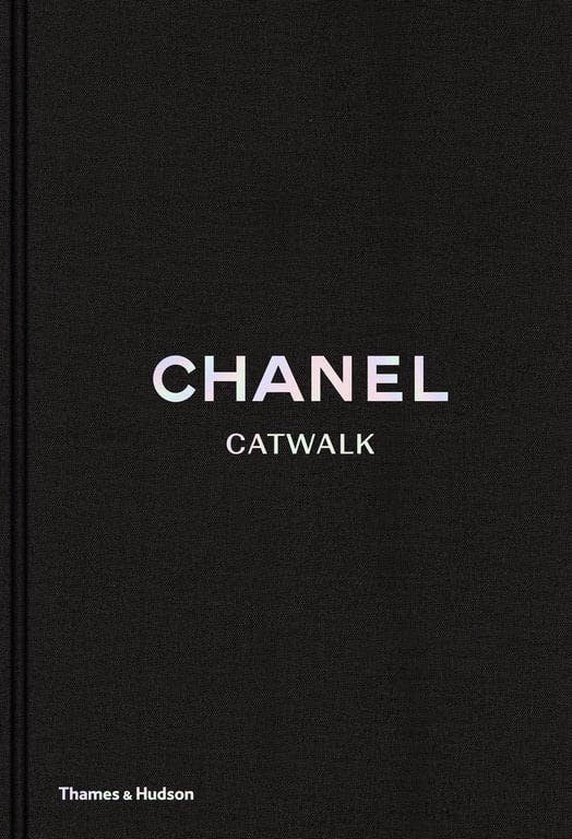 $Bilde av Chanel Catwalk (Fra den spennende kolleksjonen av dekorative coffee table books fra New Mags)