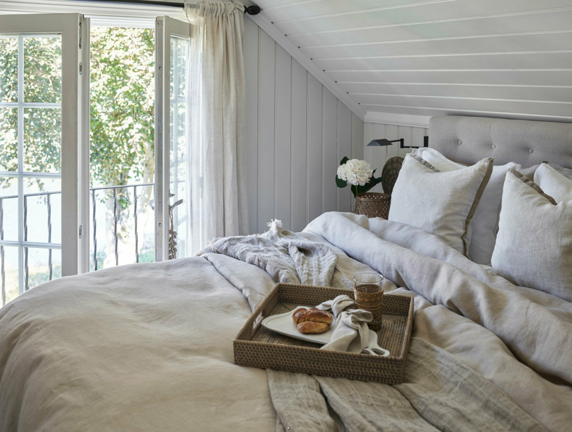 Svane seng på hytta